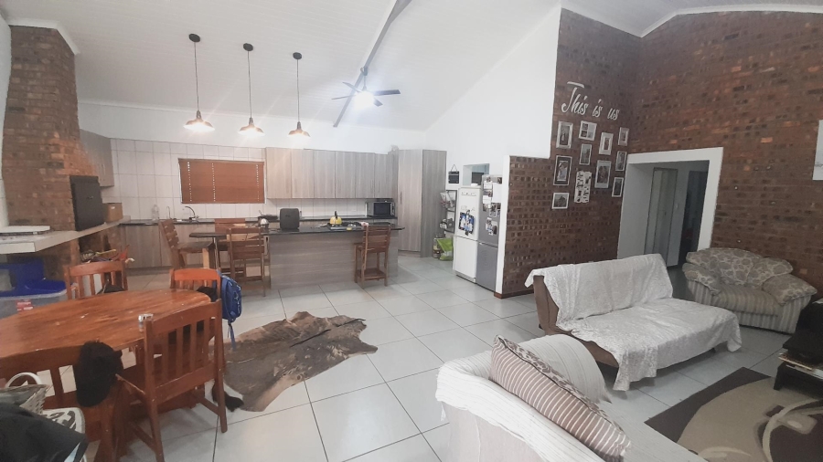 6 Bedroom Property for Sale in Kameeldrift-Wes North West